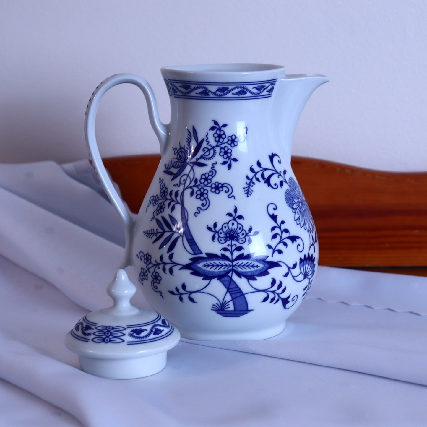 Ceramic Coffee Pot – Blue Onion Pattern