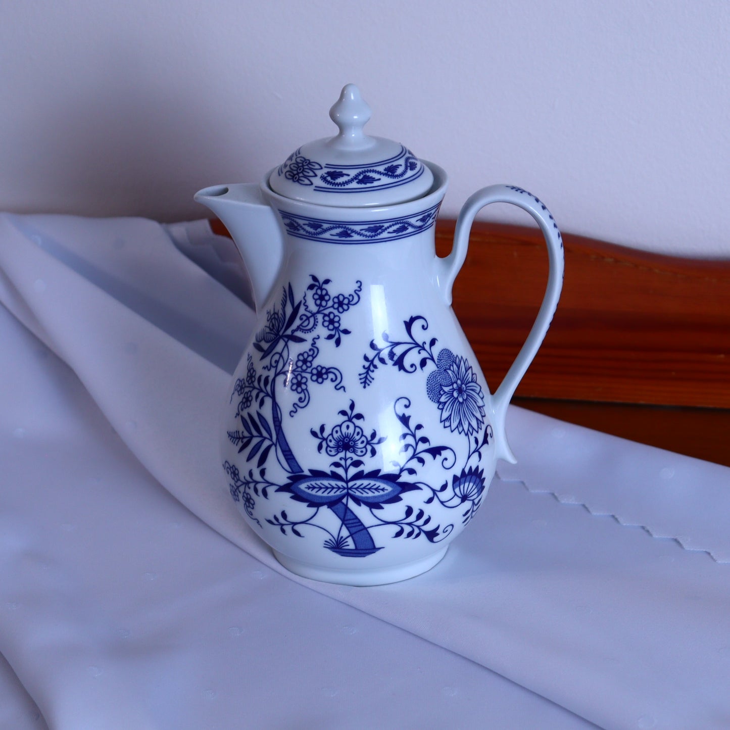 Ceramic Coffee Pot – Blue Onion Pattern