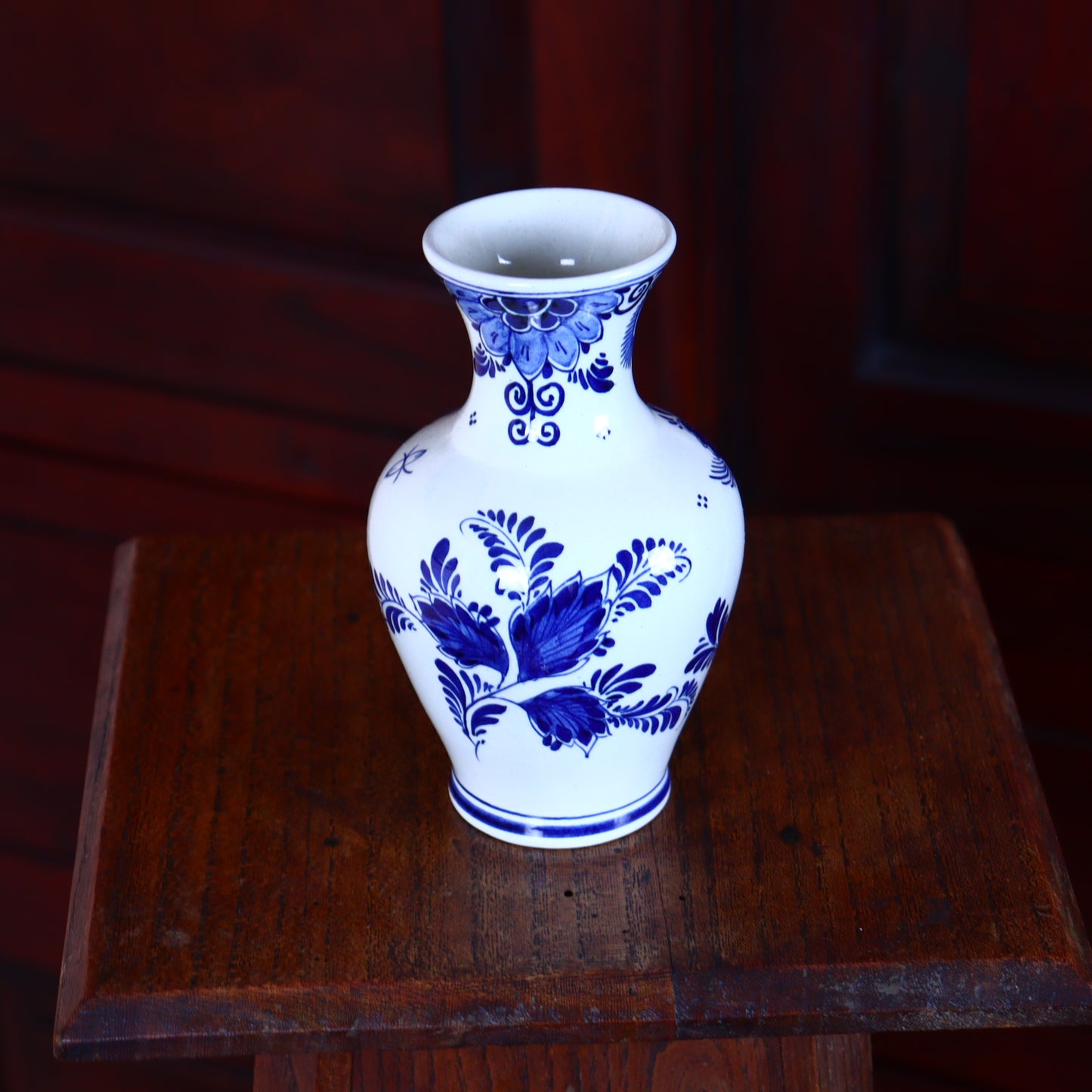 Delft style small vase