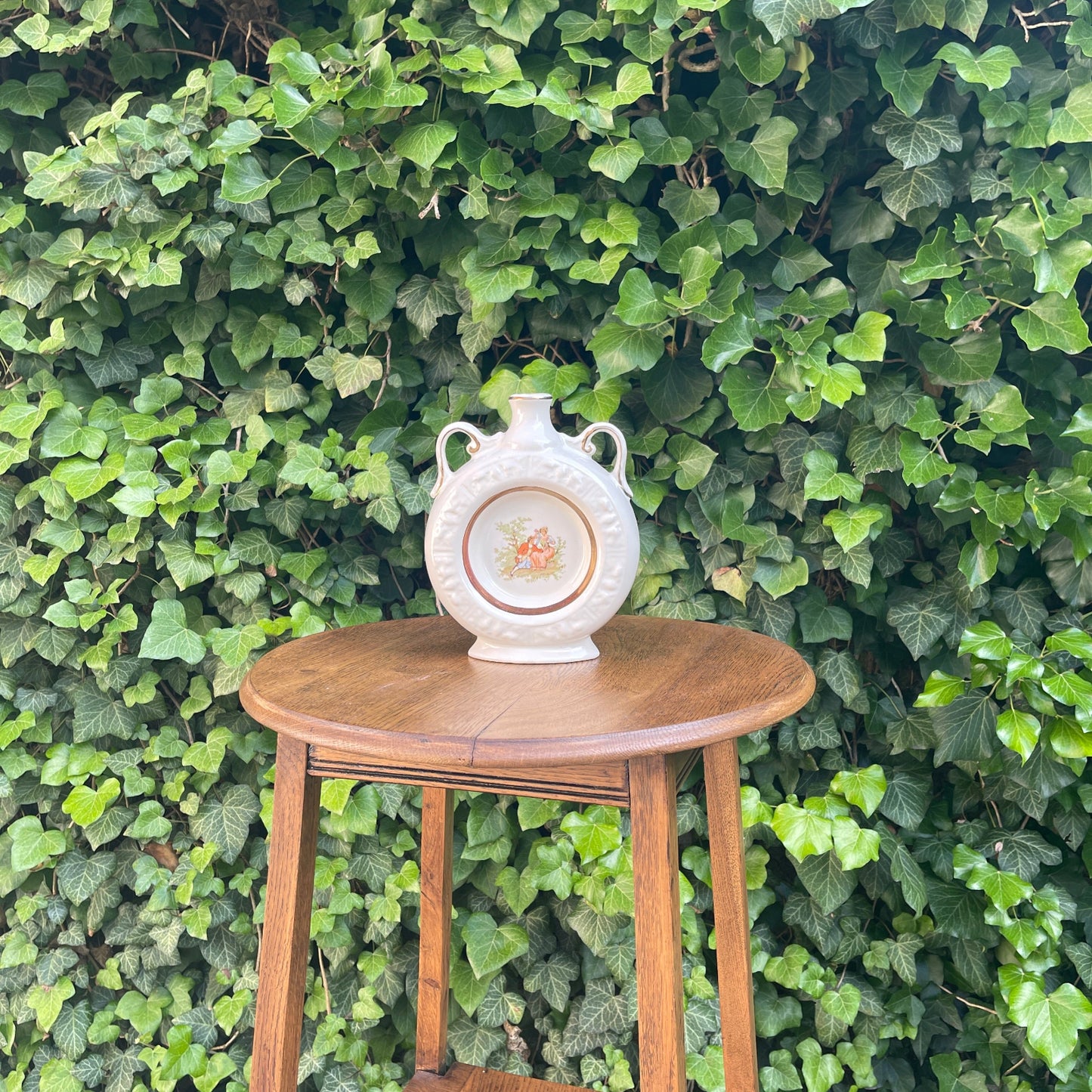 Ceramic Flask-Shaped Vase – Romantic Scene
