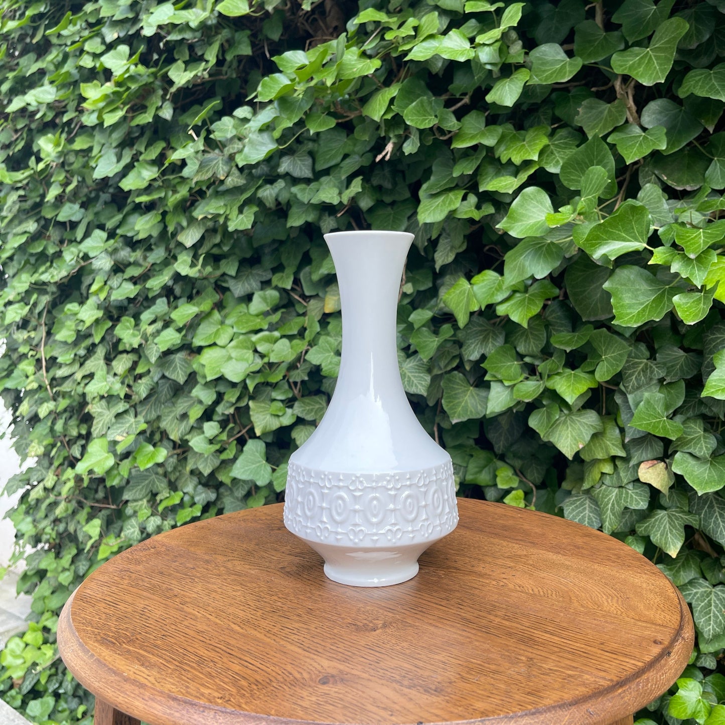 White Porcelain Vase – Relief Ornament